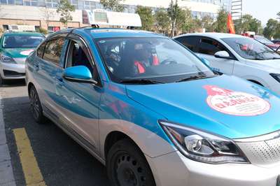 城市流动的温暖名片 温州“雷锋”出租车免费接送患者背后的设计思考